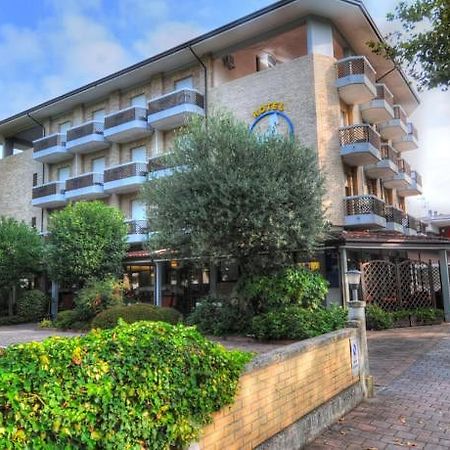 Al Cavallino Bianco Lignano Sabbiadoro Esterno foto