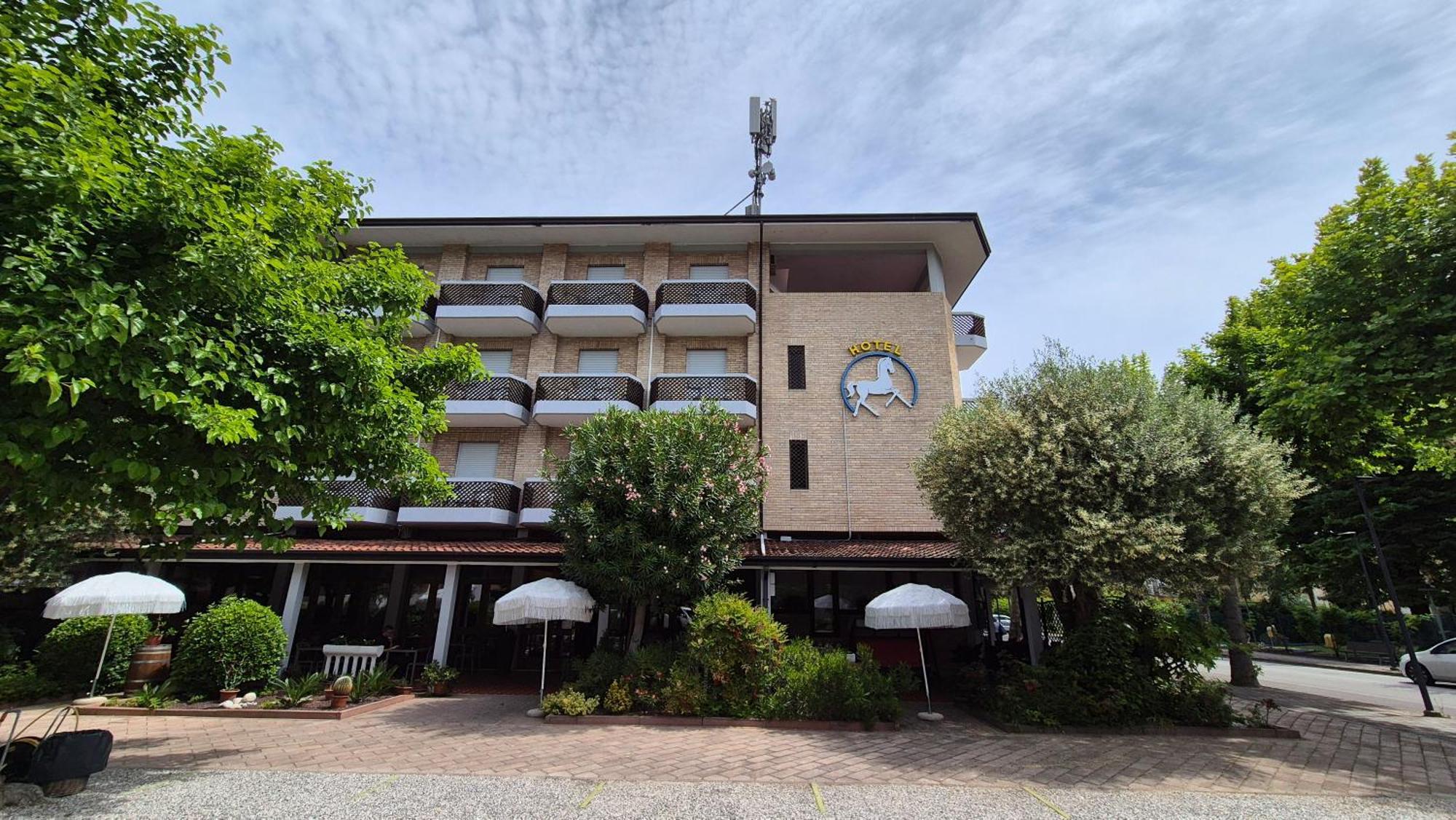 Al Cavallino Bianco Lignano Sabbiadoro Esterno foto